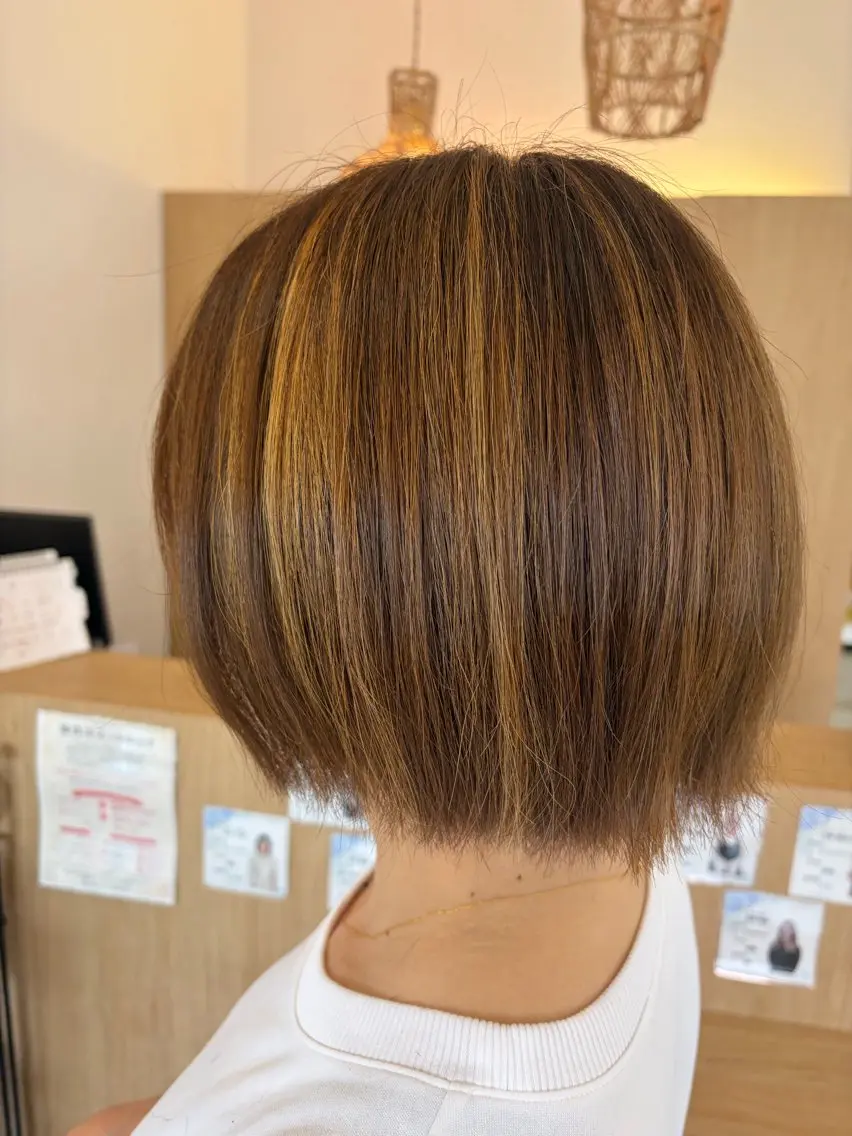 ショート カラー ハイライトカラー 3Dハイライト ハイライト カット ヘアカラー トリートメント 本多結香/レイヤー /ハイライトカラーのヘアスタイル