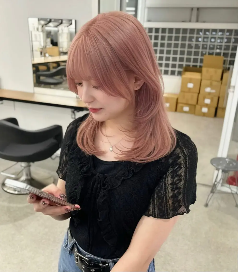 セミロング カラー ベージュカラー ピンクカラー ピンクベージュ カット ヘアカラー ボブパーマ/縮毛矯正 /かわいい/せき🫧のヘアスタイル