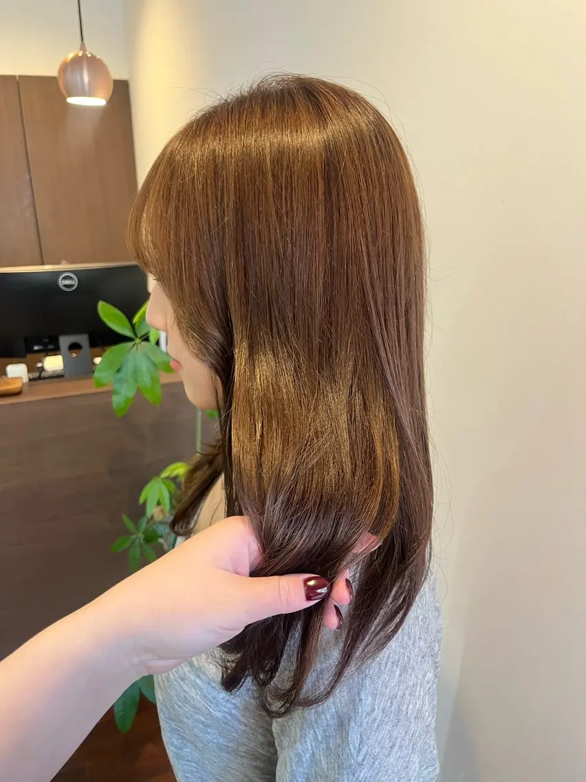 ロング カット ヘアカラー 金岡 碧のヘアスタイル