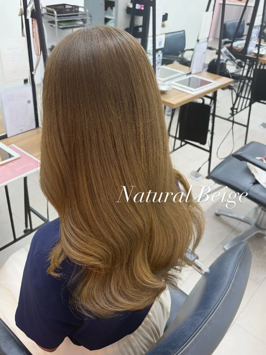 ロング カラー ベージュカラー HASHI AYAKAのヘアスタイル
