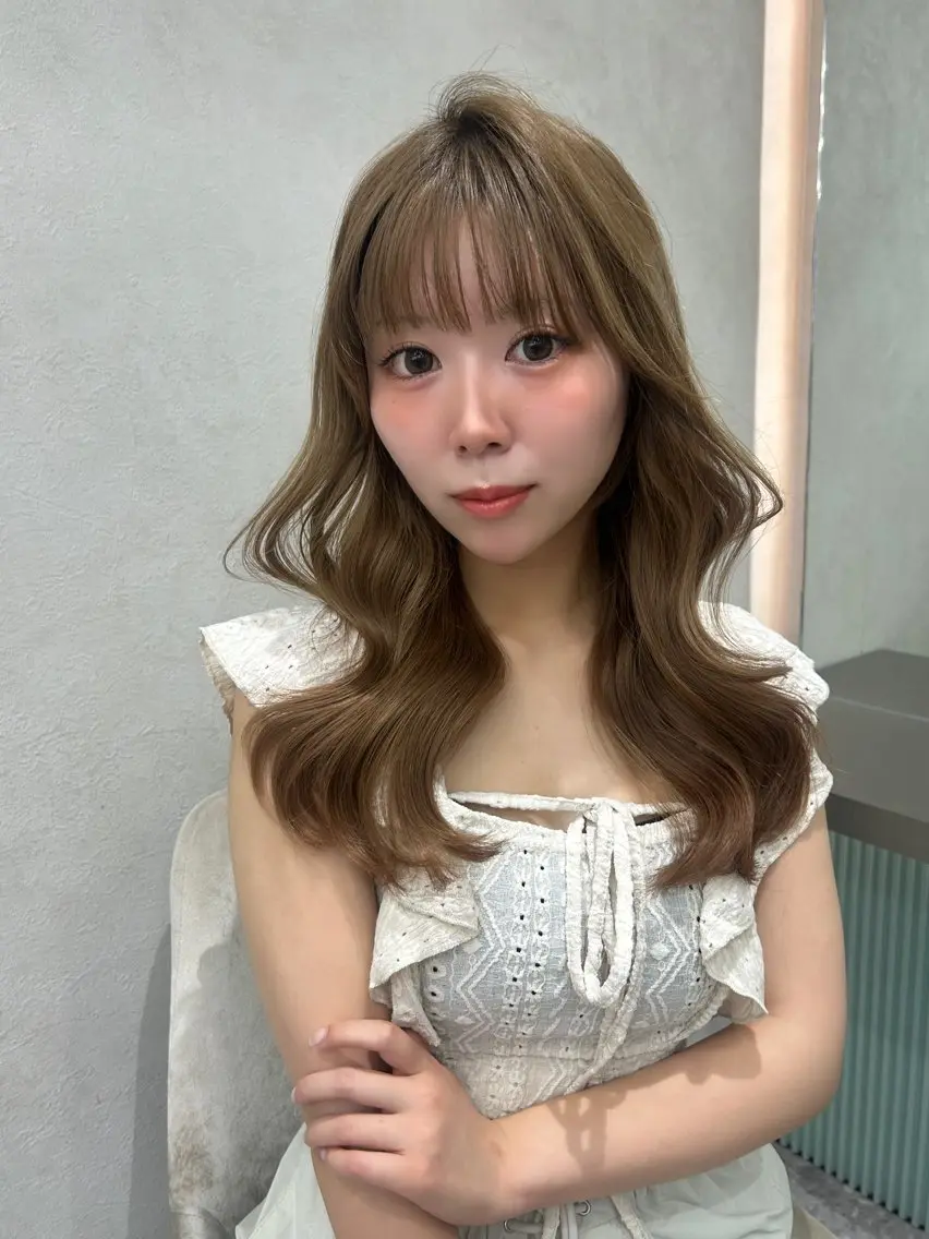 ミディアム カラー ヘアアレンジ fumika🎀 ベージュのヘアスタイル