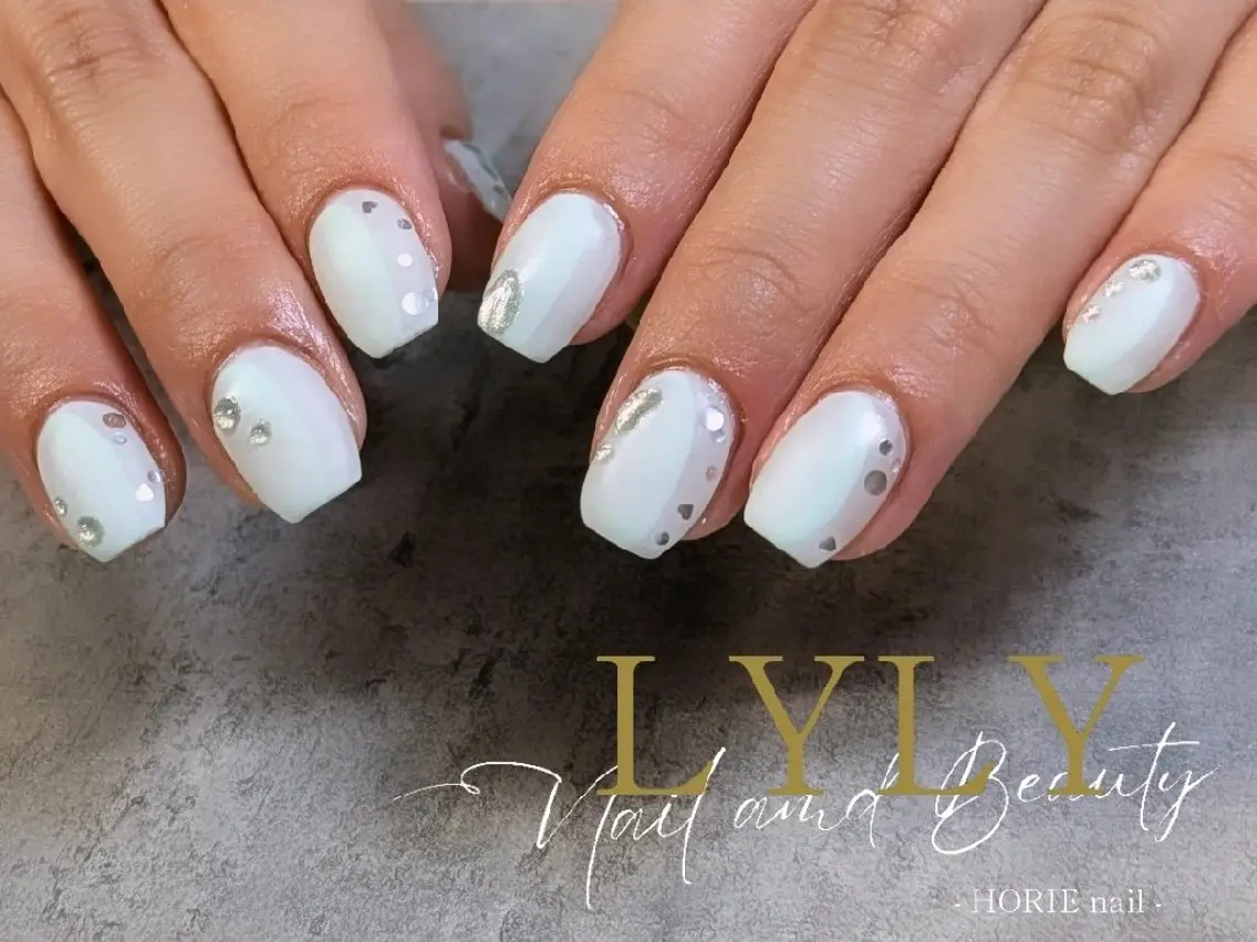 ネイル グリーン LYLY ✾ai✾のネイルデザイン