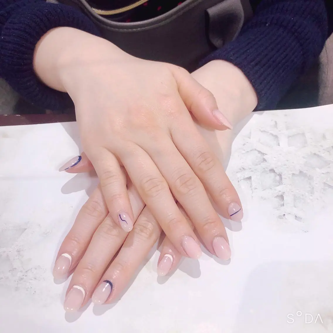 ネイル ニュアンスネイル ハンドネイル 吉野✨ ネイルデザイナー✨のネイルデザイン