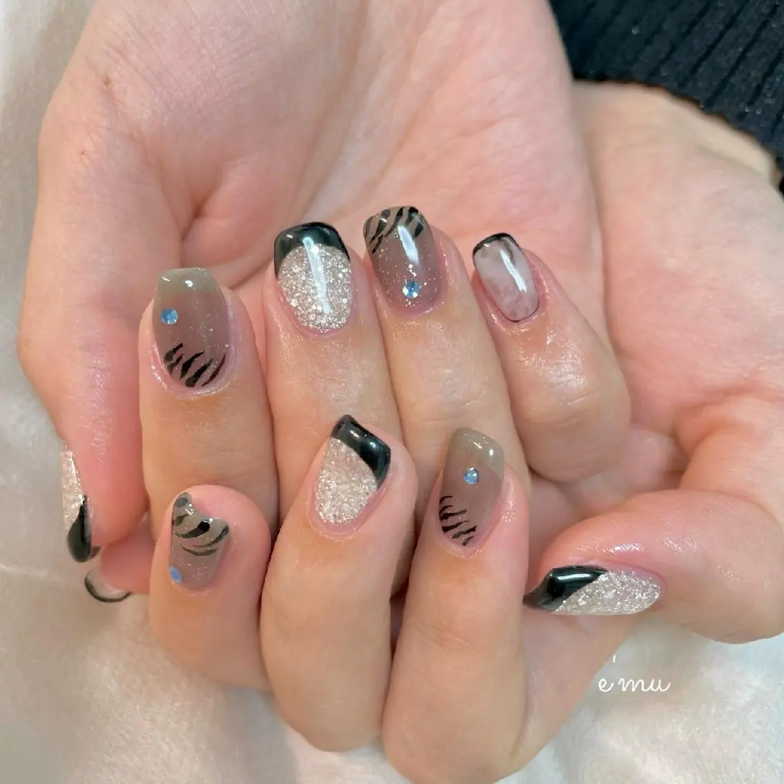 ネイル フレンチネイル マグネットネイル nail salon e'mu💐のネイルデザイン