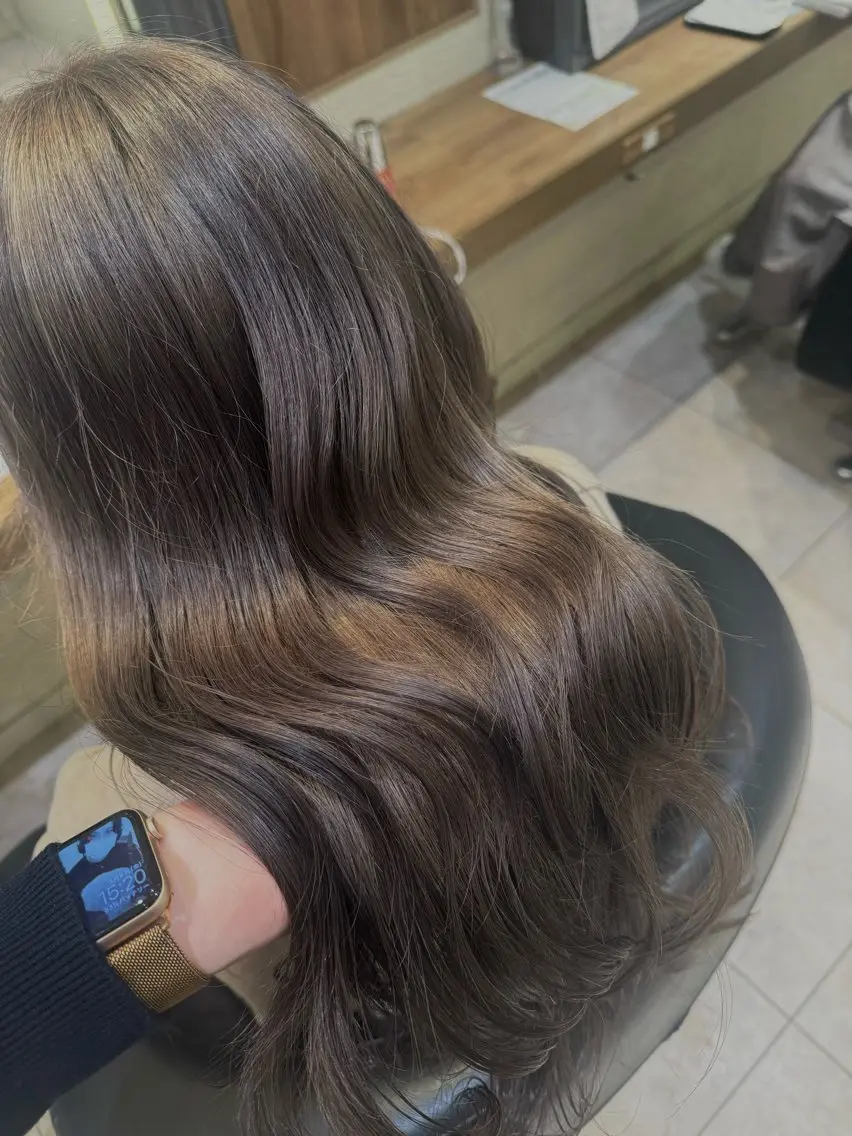 ロング カラー さら艶レイヤーカット 🩶Suzuneのヘアスタイル