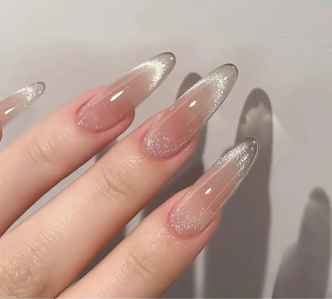💅チップ長さだし💅チークネイル+マグネットフレンチ9500の写真