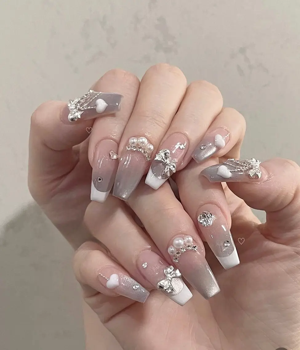 ネイル アニマル柄 オーロラネイル チークネイル フラッシュネイル ジェルネイル ハンドネイル Tira Nailのネイルデザイン