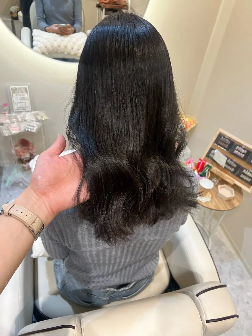 セミロング カット ヘアカラー 🫧ツヤ髪個室美容室 安食茉莉🫧のヘアスタイル