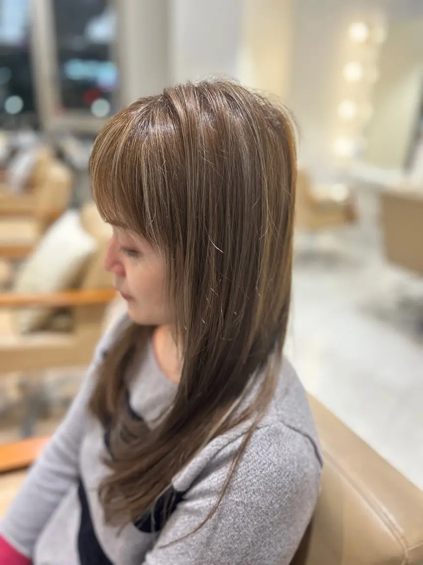 ロング カラー ベージュカラー 透明感カラー ハイライトカラー ハイライト 大阪梅田/レイヤー/ ハイライト/yuuのヘアスタイル