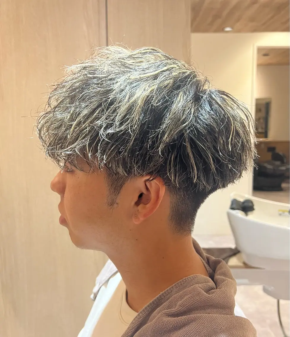 パーマ メンズ マッシュ 刈り上げ 増田 恵冴のヘアスタイル