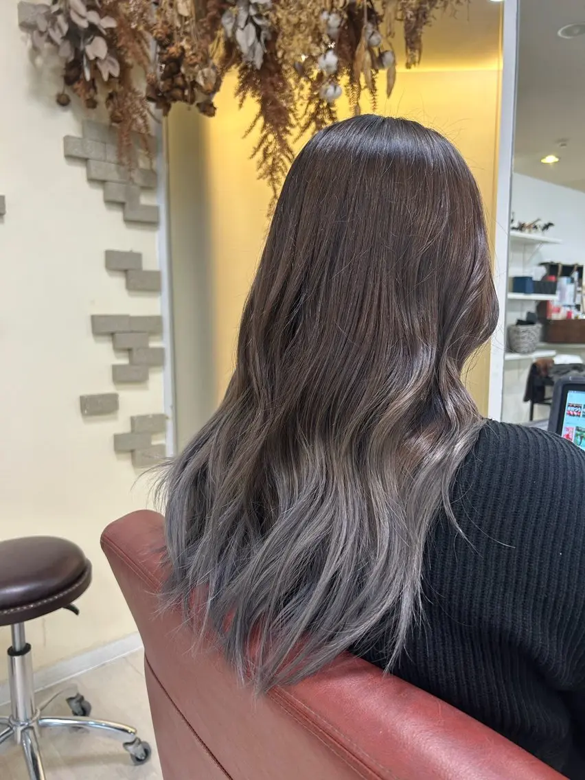 カラー グラデーションカラー Dali manaのヘアスタイル
