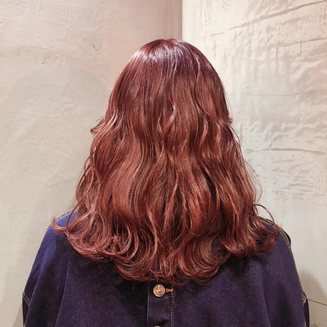ミディアム カラー ブリーチ レッドカラー 櫻井 愛弓のヘアスタイル
