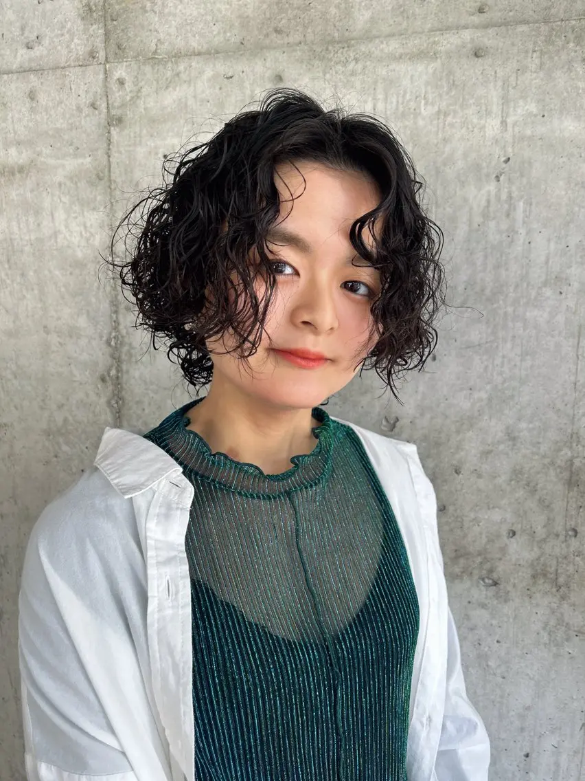 ショート パーマ カット パーマ トリートメント 🎨デザイン🥇 美髪・艶髪 日暮千敬のヘアスタイル