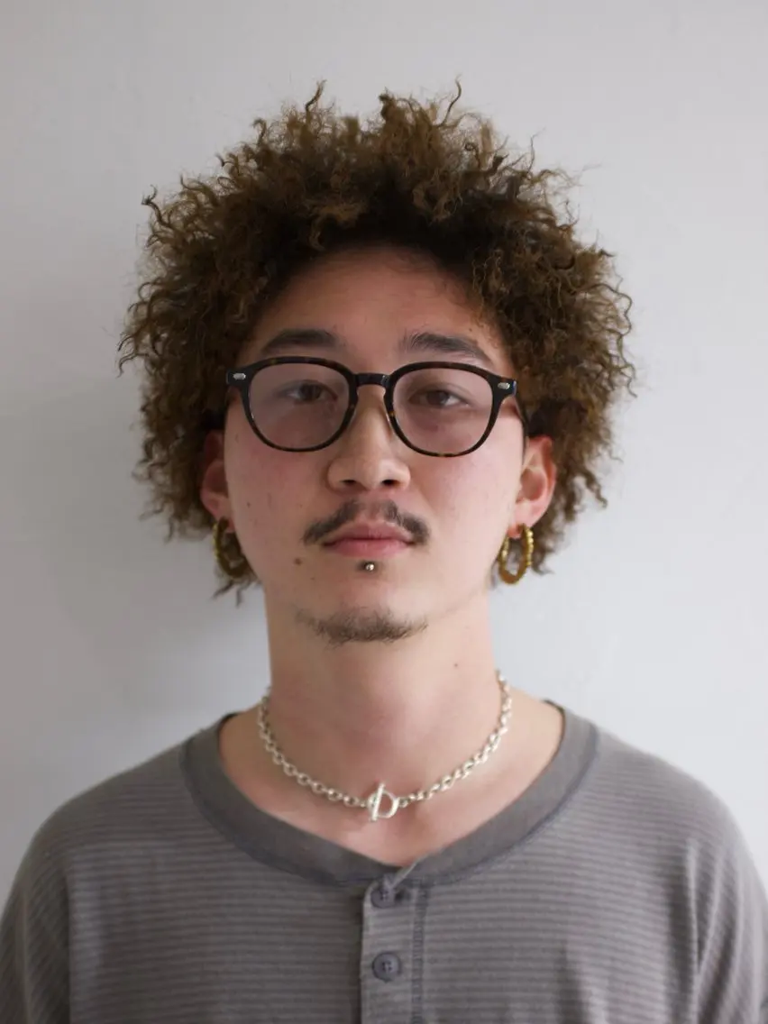 ミディアム パーマ メンズ カット パーマ メンズ専門ブリー チカラー⚡️リュウジのヘアスタイル