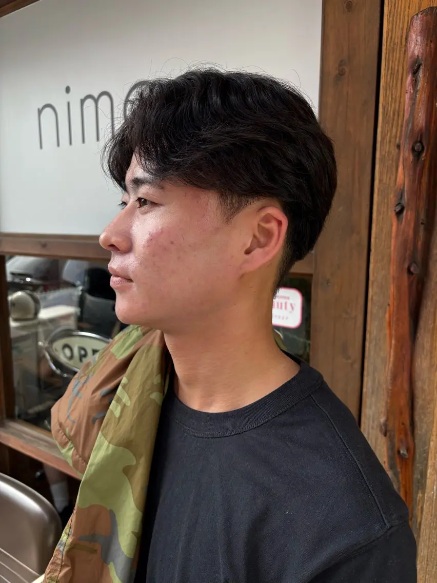 ショート メンズ センターパート メンズパーマ メンズショート くせ毛 ショートヘア カット 名古屋/メンズカット パーマ/シュンペイのヘアスタイル