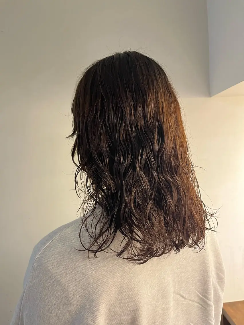 ミディアム パーマ ミディアムパーマ 透明感カラー人気 ナンバーワンMIYUのヘアスタイル