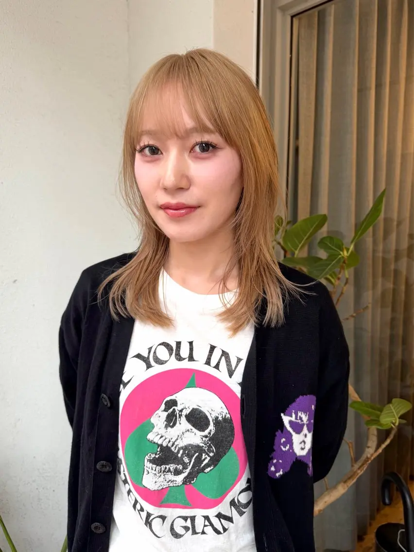 ミディアム ミディアムレイヤー レイヤーカット muku / TAKUMIのヘアスタイル