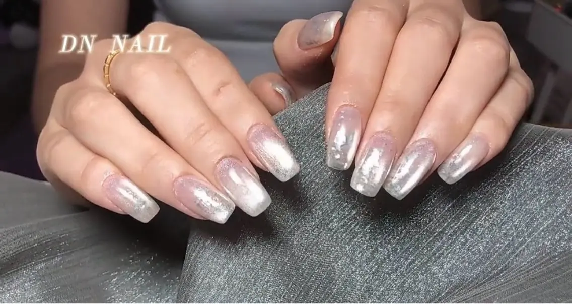 ミディアム AMI Nailsalonのネイルデザイン