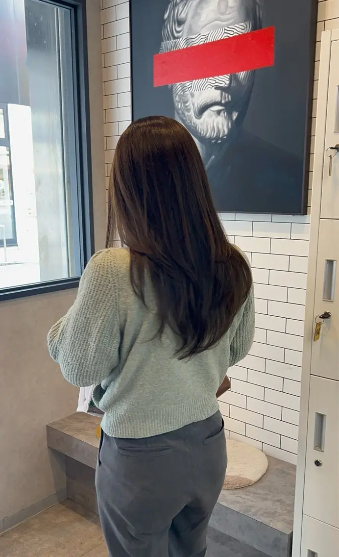 ロング カラー レイヤーカット いなみね はるきのヘアスタイル