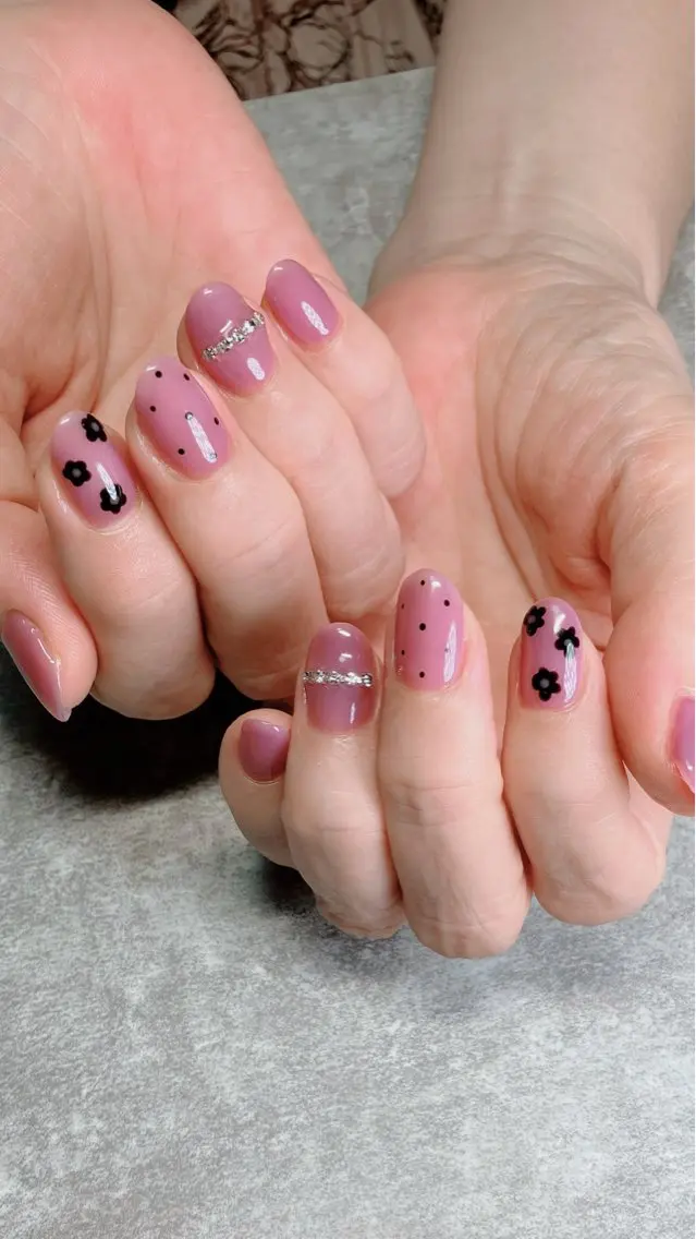ネイル ハンドネイル ハンドケア shino🌟 痛ネイルのネイルデザイン
