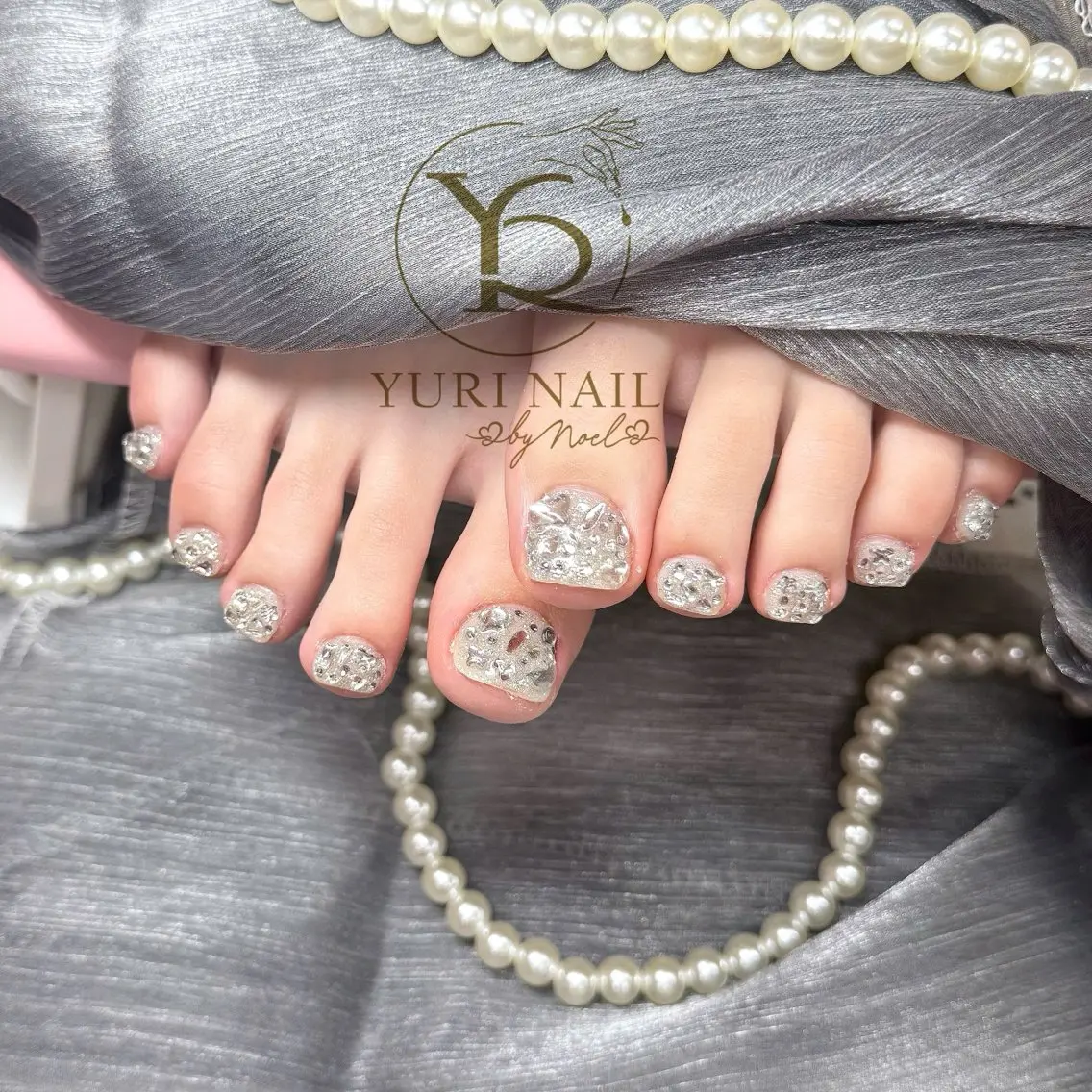 ネイル オーロラネイル ブルー チークネイル フットネイル フレンチネイル フットネイル ハンドケア YURI Nail Funabashiのネイルデザイン