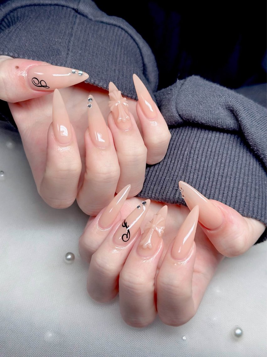 ネイル チークネイル フレンチネイル キラキラネイル 韓国ネイル マグネットネイル ハンドネイル yuuna hbabynailのネイルデザイン