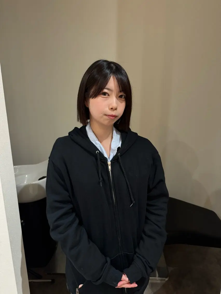 ショート カラー 大人な抜け感レイヤー remi🖤のヘアスタイル