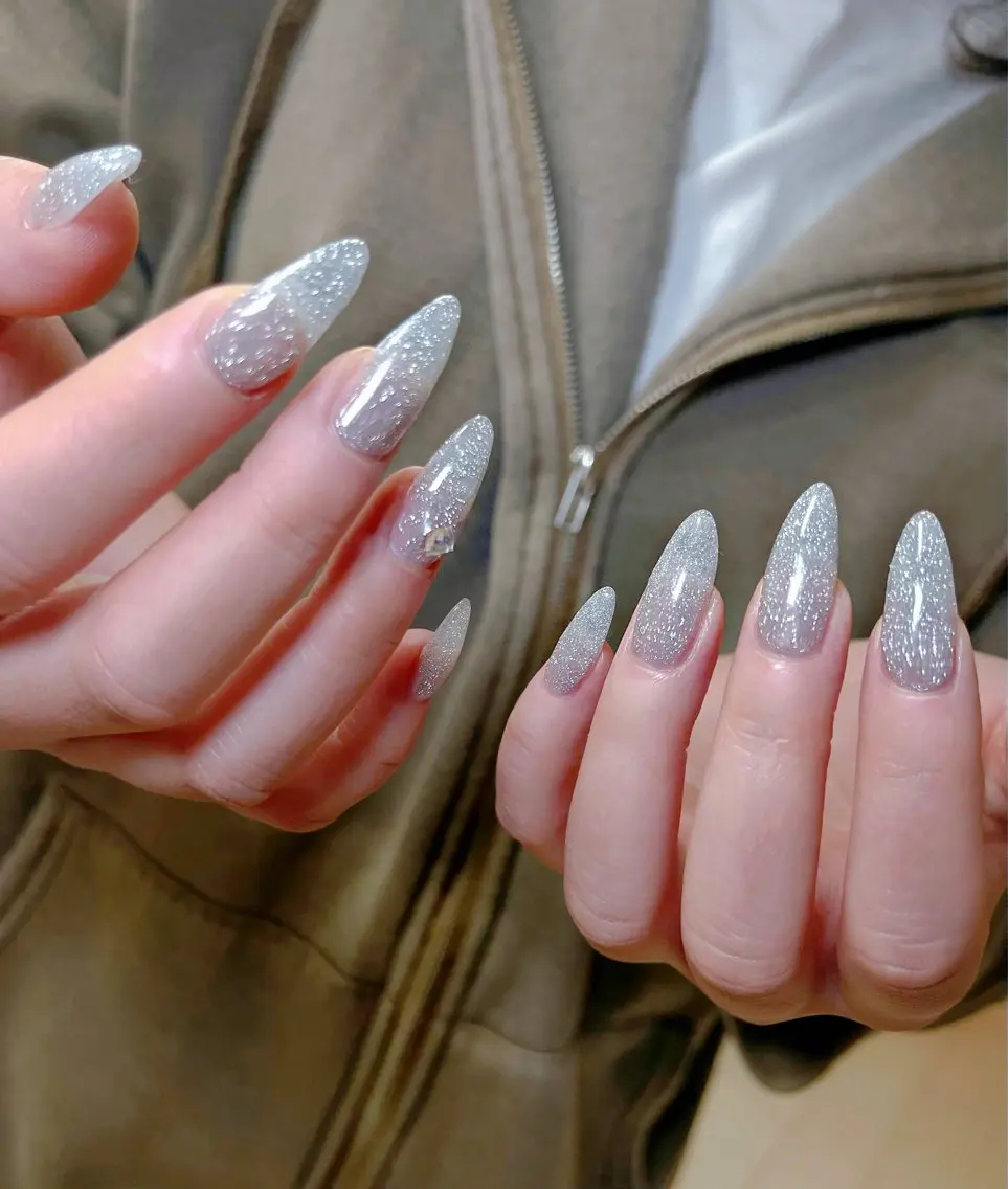 セミロング ハンドネイル めぐみのネイルサロン スタッフ練習のネイルデザイン