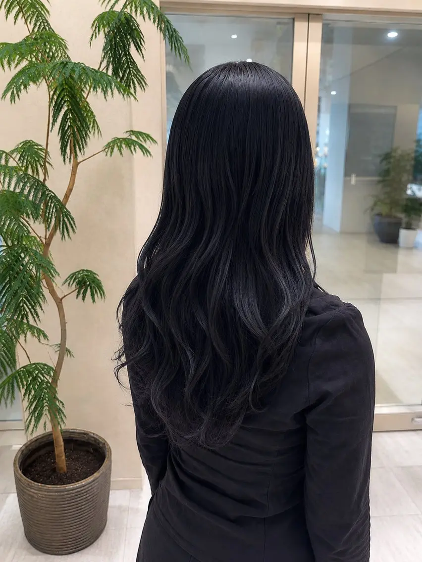 ロング カラー 黒髪 ブリーチ ブルーカラー ブルーブラック ブリーチなしカラー はらだ あゆのヘアスタイル