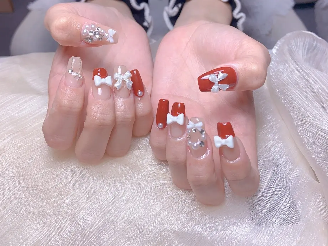 ネイル オーロラネイル チークネイル フレンチネイル ジェルネイル ガラスフレンチ ハンドネイル ハンドケア Nail Jolieのネイルデザイン