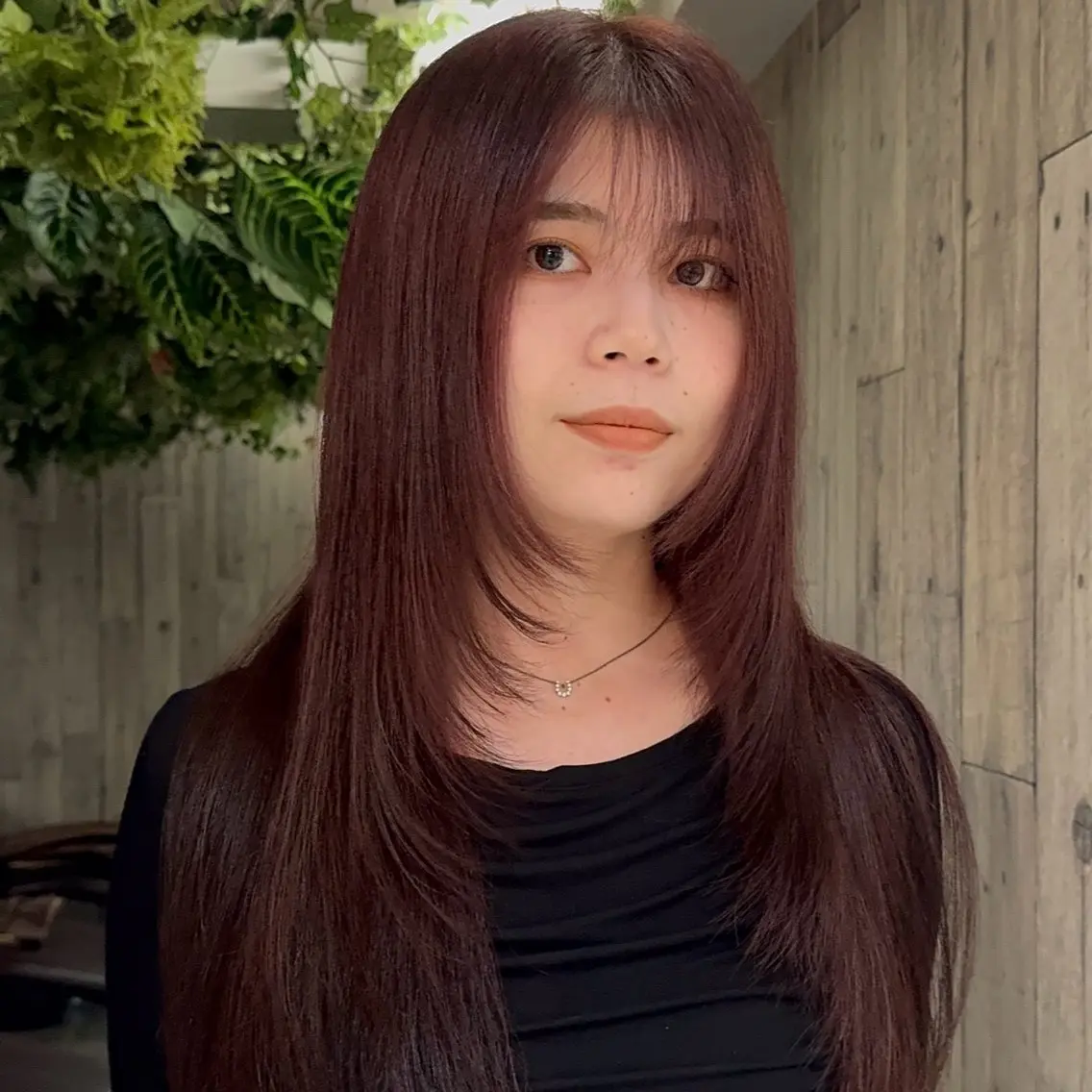 ロング カラー ヘアアレンジ ブリーチ カシス ダブルカラー レッドカラー レイヤーカット ヘアカラー トリートメント あおい 🍒暖色カラーのヘアスタイル