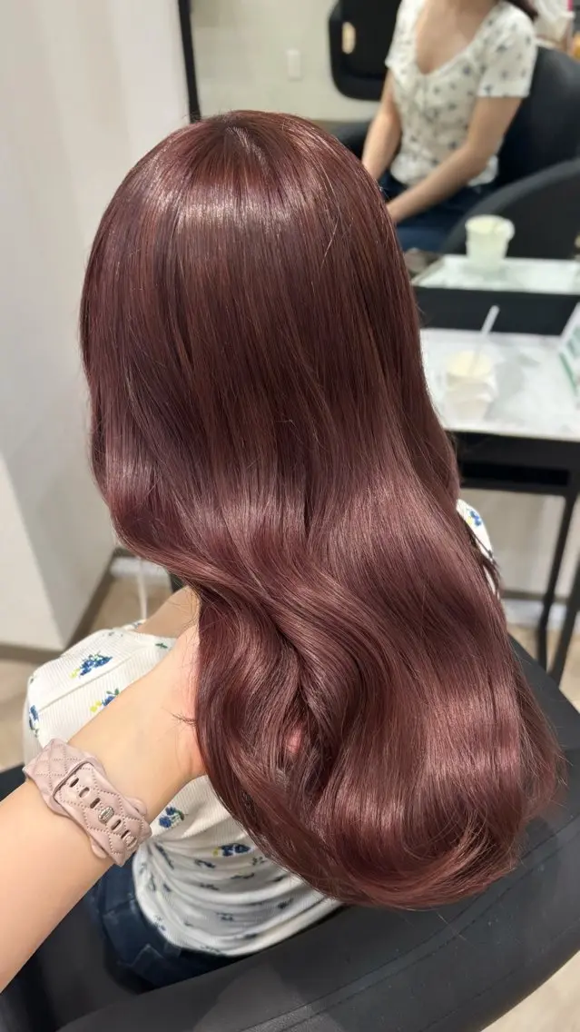 ロング カラー ベージュカラー ピンクカラー ピンクベージュ ヘアカラー 𝒎𝒐𝒆🩰 名駅/ヘアメ/暖色♡のヘアスタイル