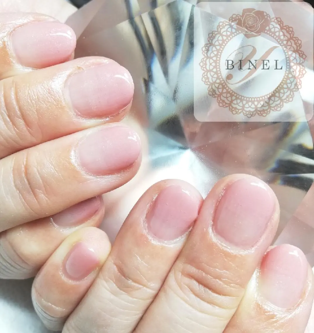 ネイル グラデーション オフィスネイル ハンドネイル Nail Salon Y.BINELのネイルデザイン