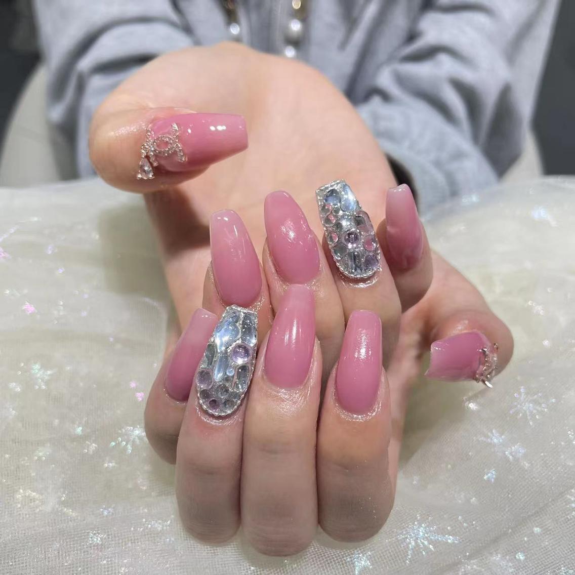 ネイル 長さ出し スカルプネイル Queens テイのネイルデザイン