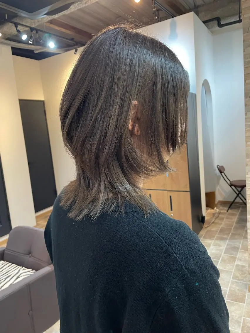 ミディアム カラー 透明感カラー グレージュ ウルフカット カット ヘアカラー YUI/ ブリーチカラー🌷のヘアスタイル