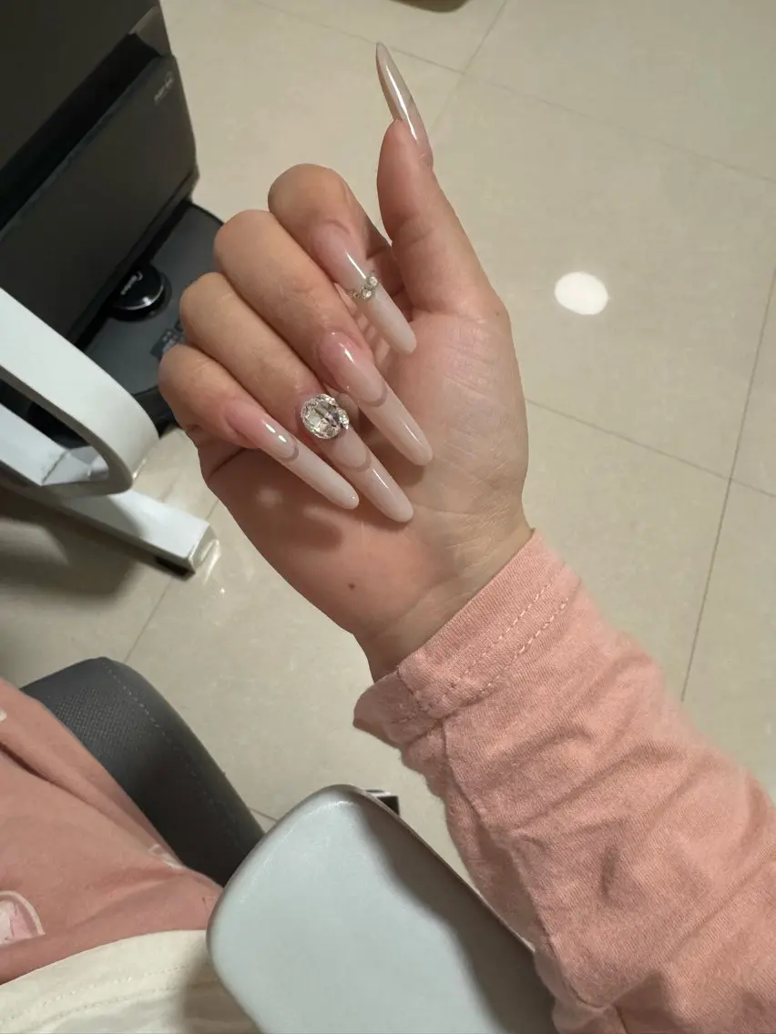 ロング カク レイシンのネイルデザイン