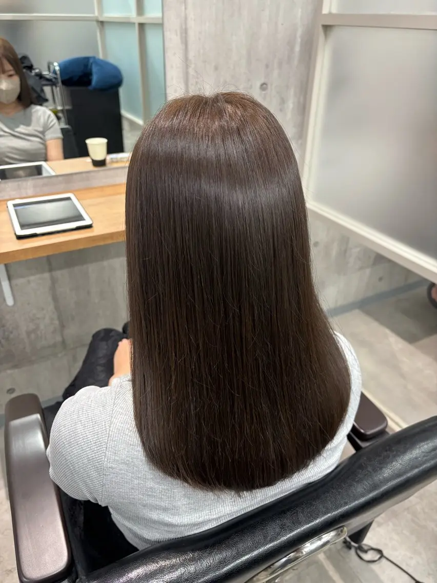 カラー アッシュ 釜井 小春のヘアスタイル