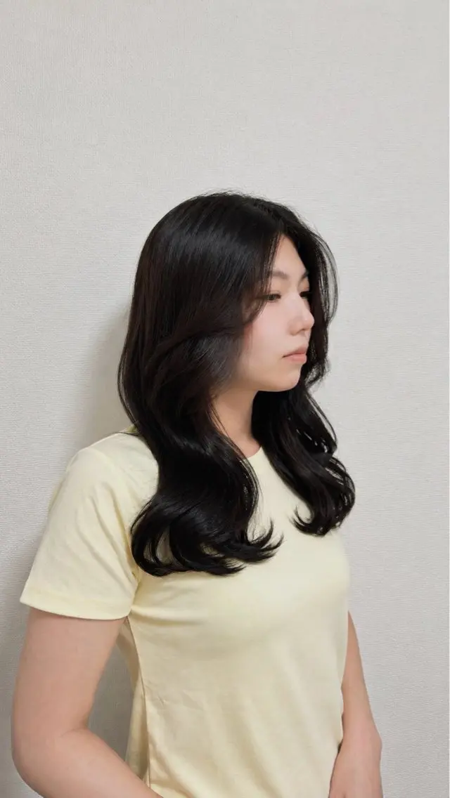 セミロング あきやま はるかのヘアスタイル
