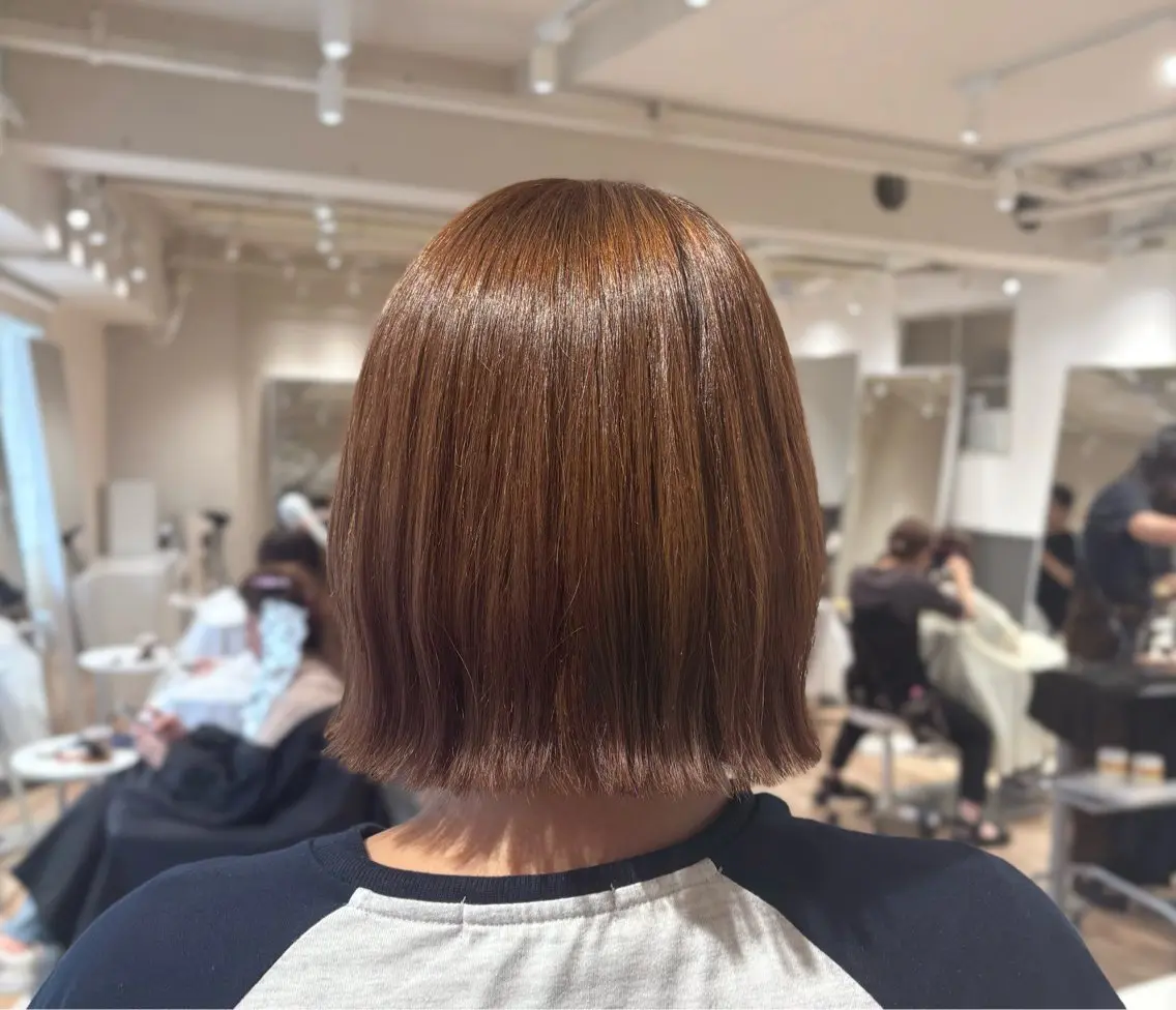 ミディアム カラー ボブ 外ハネヘア 北 詩羽のヘアスタイル