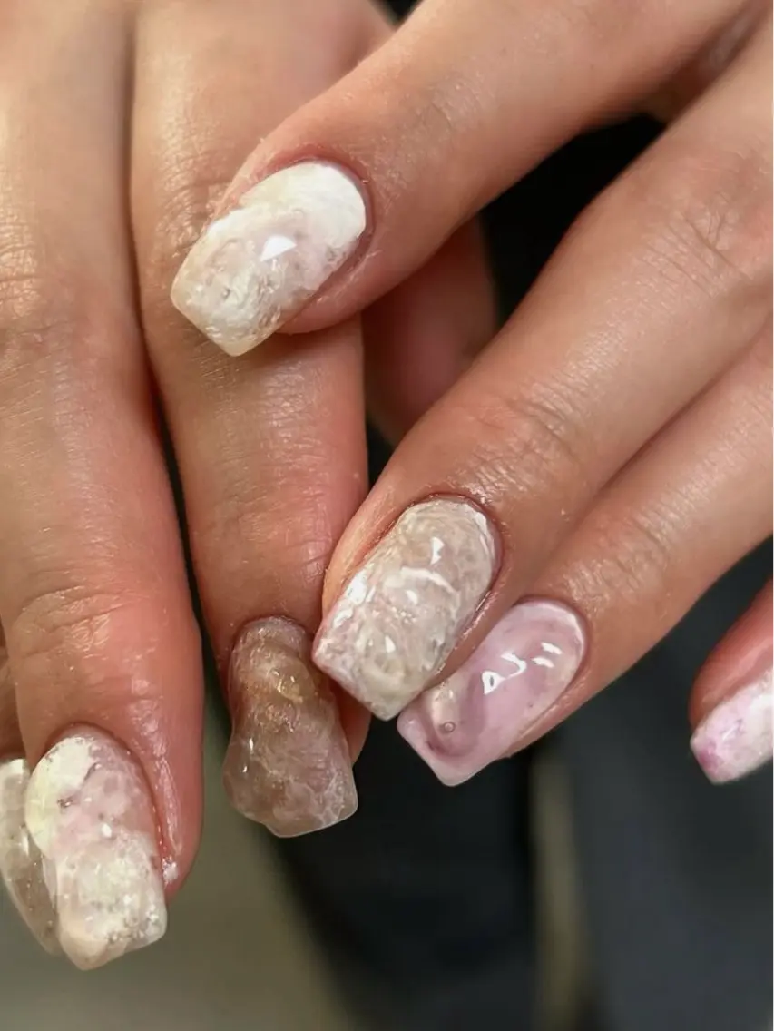 ネイル アートネイル ニュアンスネイル ぷっくりネイル talo .のネイルデザイン