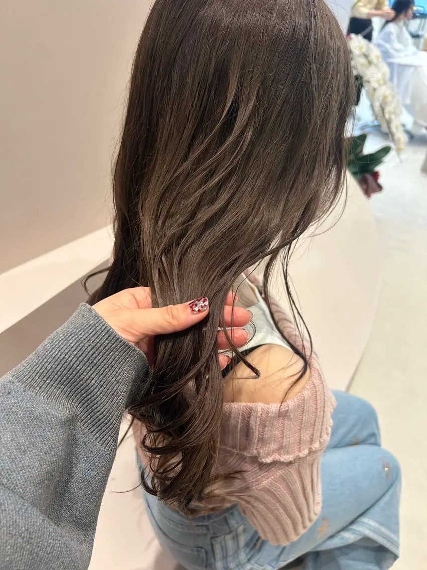 ロング カラー パープルカラー 浅倉栞 /透明感カラーのヘアスタイル