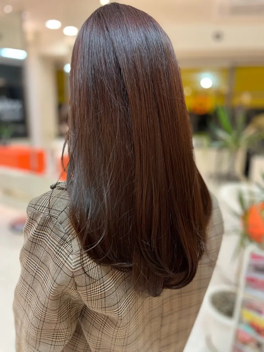 ロング フルカワ リナのヘアスタイル