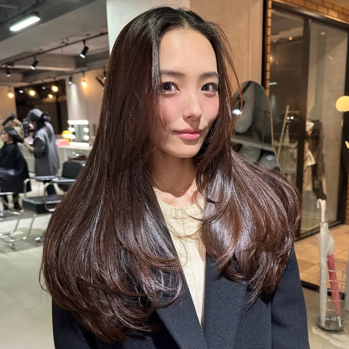 ロング くびれヘア 顔まわりレイヤー 顔周りカット 韓国風ヘア くびれレイヤー カット ヘアカラー 韓国レイヤー🇰🇷 艶髪💎renのヘアスタイル