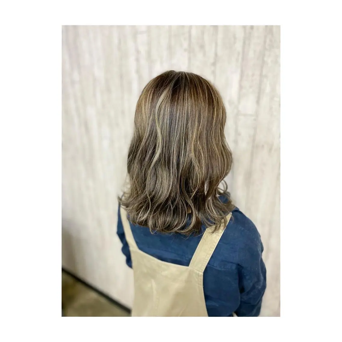セミロング カラー バレイヤージュ ブロンド デザインカラー ハイライトカラー ハイトーンカラー 勝河 怜楊のヘアスタイル