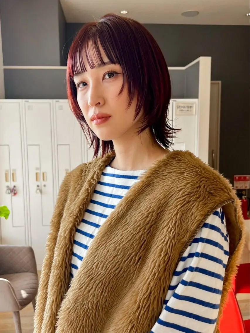 ショート カラー ボルドーカラー 透明感カラー レッドカラー ボブ ウルフカット ヘアカラー 中野 芽郁のヘアスタイル