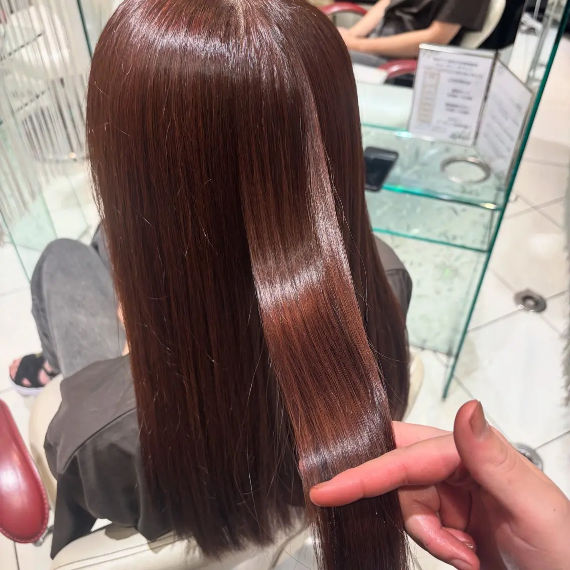 ロング EARTH 中水   怜奈のヘアスタイル