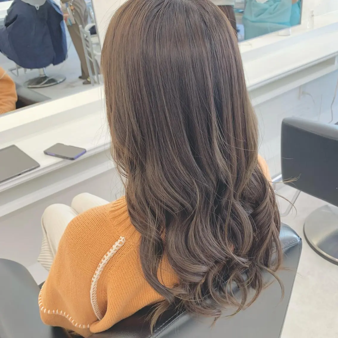 ロング カラー ベージュカラー オリーブベージュ トリートメント GOODDAY ヘアサロンのヘアスタイル