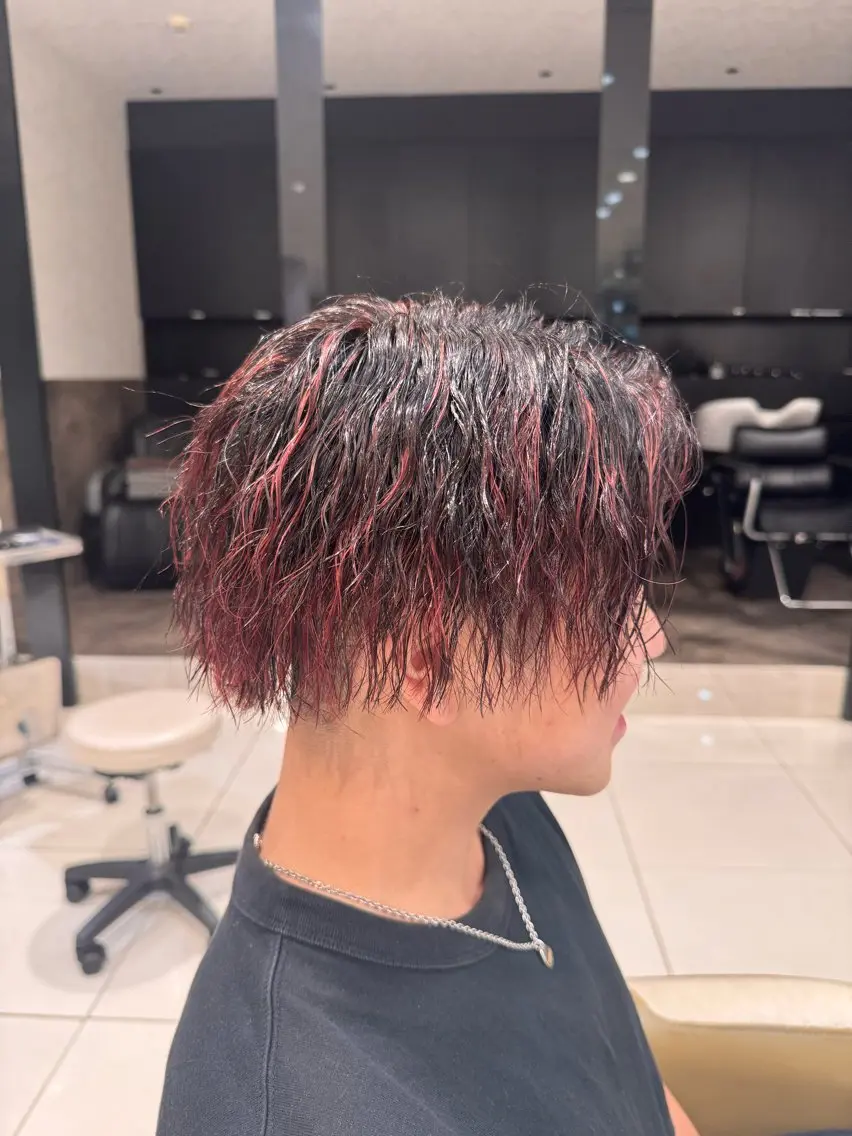ショート カラー パーマ メンズ メンズメッシュ メンズパーマ ツイストスパイラルパーマ メッシュ スパイラルパーマ カット ヘアカラー パーマ EARTH勝田台 吉永嵐のヘアスタイル