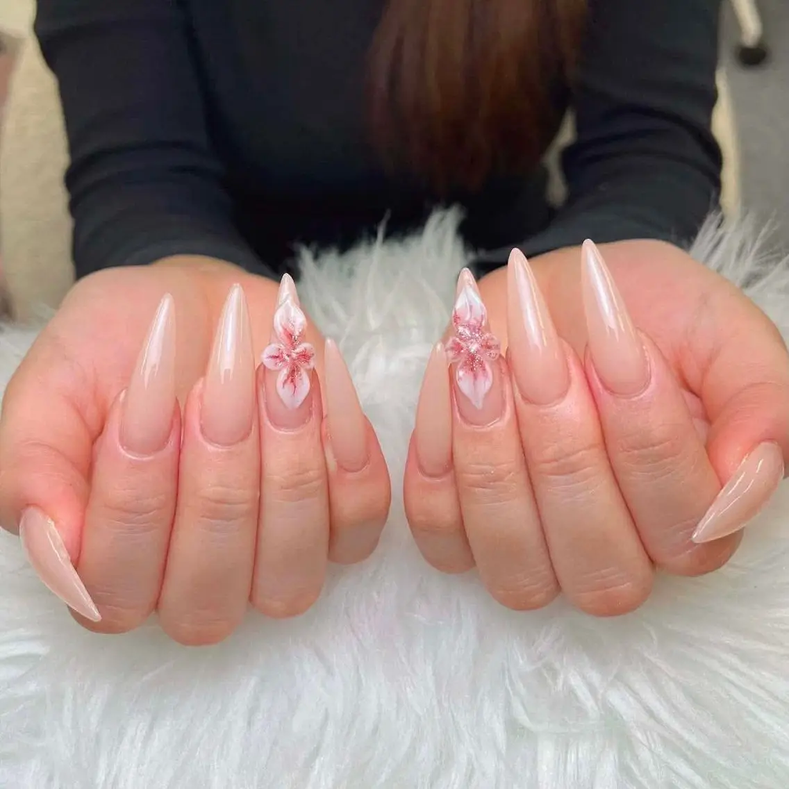 ネイル チークネイル ハート ホログラムネイル ミラーネイル ニュアンスネイル ハンドネイル Nie Nail Shinokuboのネイルデザイン