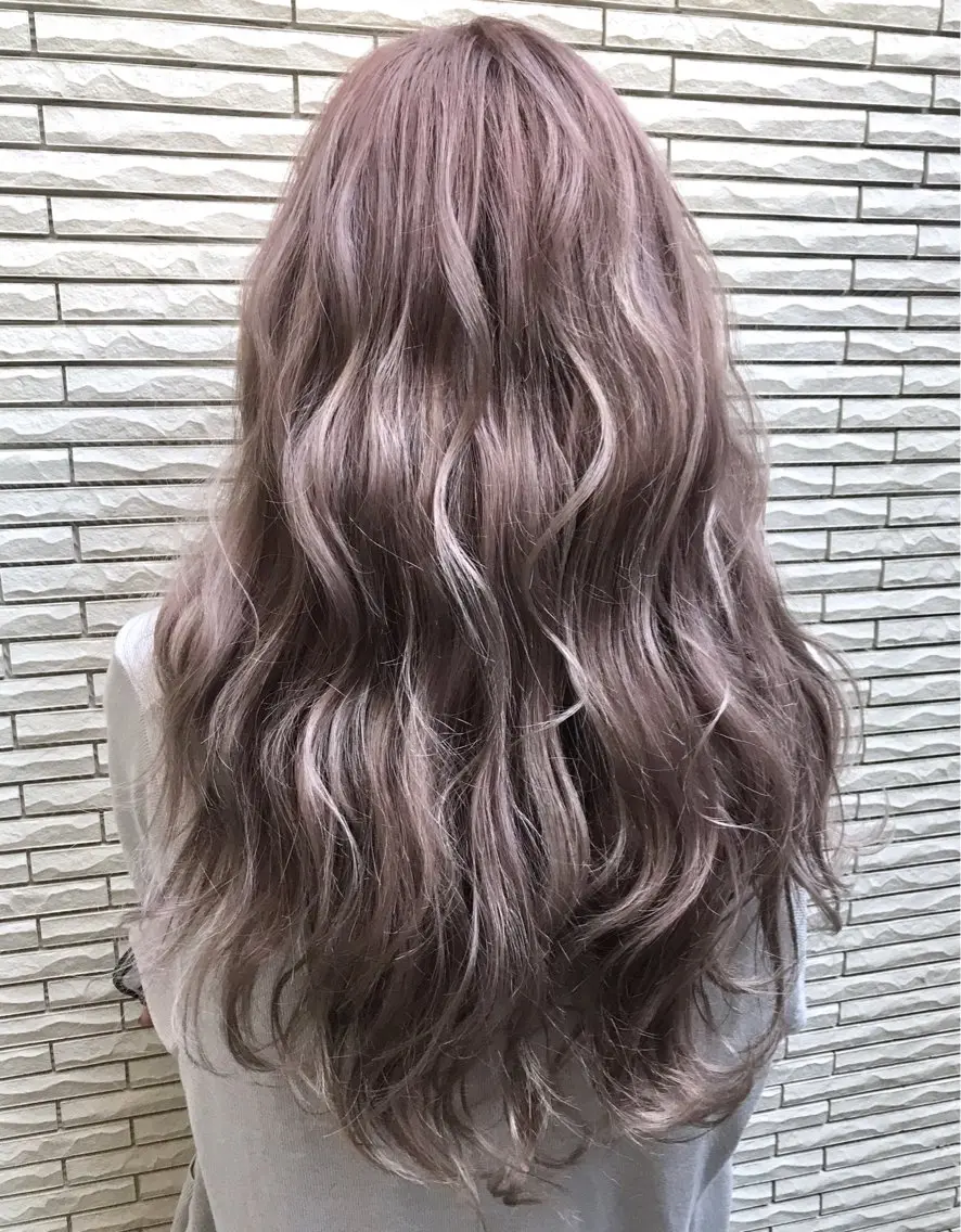 ロング カラー 佐伯 りょうのヘアスタイル